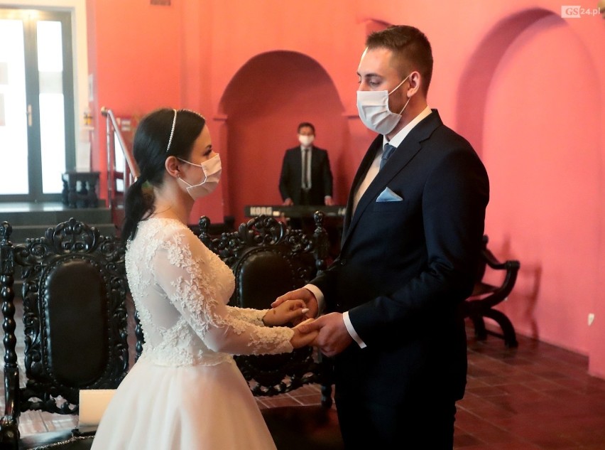 Pierwsze takie śluby w Szczecinie. Gratulacje dla młodej pary