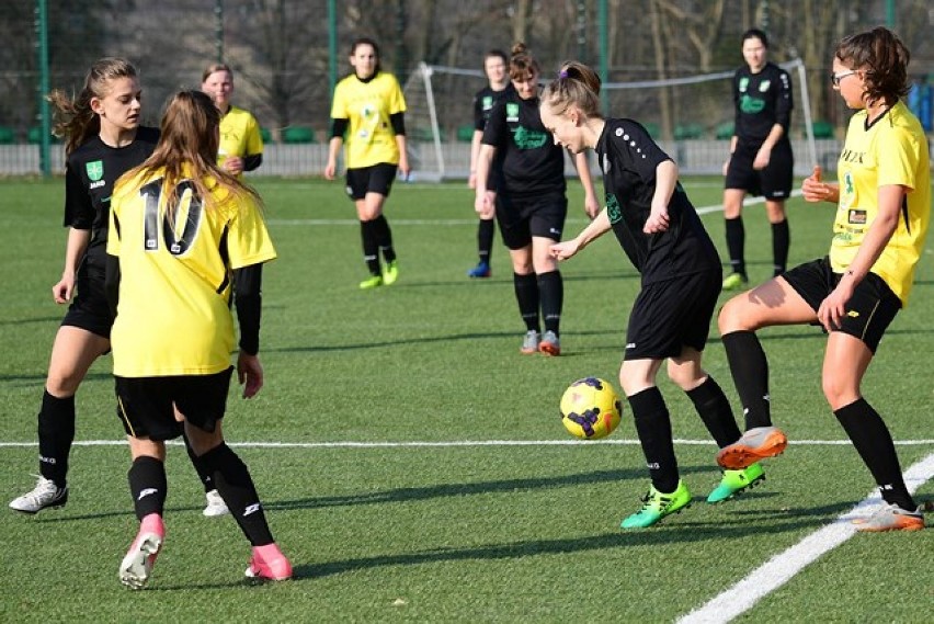 Piłkarki Tucholanki Tuchola pewnie wygrały ostatni przedsezonowy sparing. Start Pruszcz na kolanach [zdjęcia]