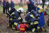 Groźny pożar w bloku przy Krakowskim Przedmieściu w Sieradzu. Są poszkodowani ZDJĘCIA