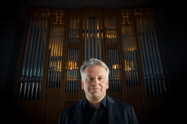 Zapraszam serdecznie na spotkania z muzyką organową online i może choć raz "na żywo" - zachęca Marek Stefański, dyrektor festiwalu.