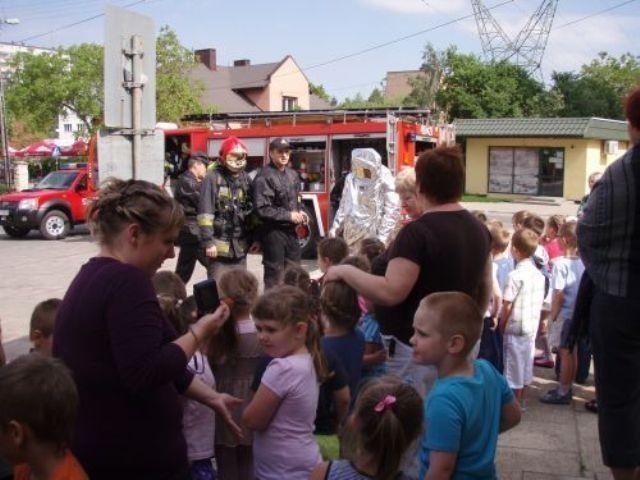 Ćwiczenia pożarnicze w Przedszkolu nr. 14 w Starachowicach [zdjęcia]