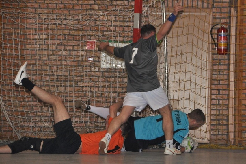 Żukowska Liga Futsalu. Zdjęcia z meczów Borkowa, Czapli, Niestępowa i Rutek