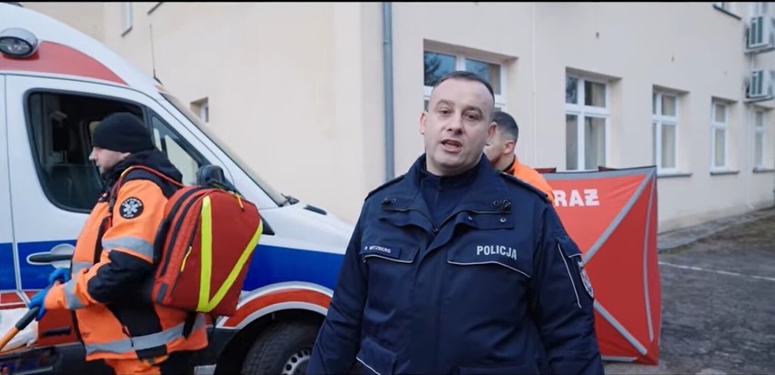 Policjanci i strażacy nagrali film. Radzą jak bezpiecznie przetrwać ferie zimowe [ZDJĘCIA,VIDEO]