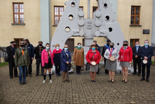 Harcerska wystawa z okazji 110-lecia harcerstwa w Zagłębiu Dąbrowskim z Dąbrowy Górniczej powędruje teraz do Sosnowca. Kolejne przystanki to znów Muzeum Miejskie Sztygarka oraz Będzin

Zobacz kolejne zdjęcia/plansze. Przesuwaj zdjęcia w prawo - naciśnij strzałkę lub przycisk NASTĘPNE