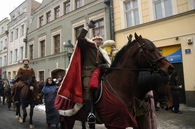 Poznań - Barwny Orszak Trzech Króli. Film i zdjęcia