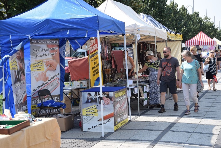 Częstochowa: Krajowa Wystawa Rolnicza i Dożynki Jasnogórskie już jutro [ZDJĘCIA] W alei NMP już pojawiły się stoiska i maszyny