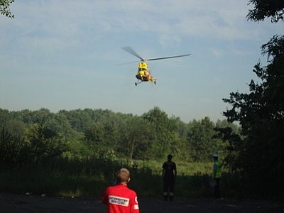 Groźny wypadek motorowerzysty w Zabrzu-Makoszowach. Smigłowiec zabrał go do szpitala.