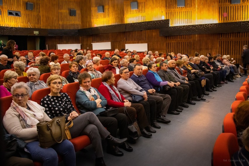 Kraśnik. 1 kwietnia w Centrum Kultury i Promocji wystąpiły dwie znane aktorki. Zobacz zdjęcia