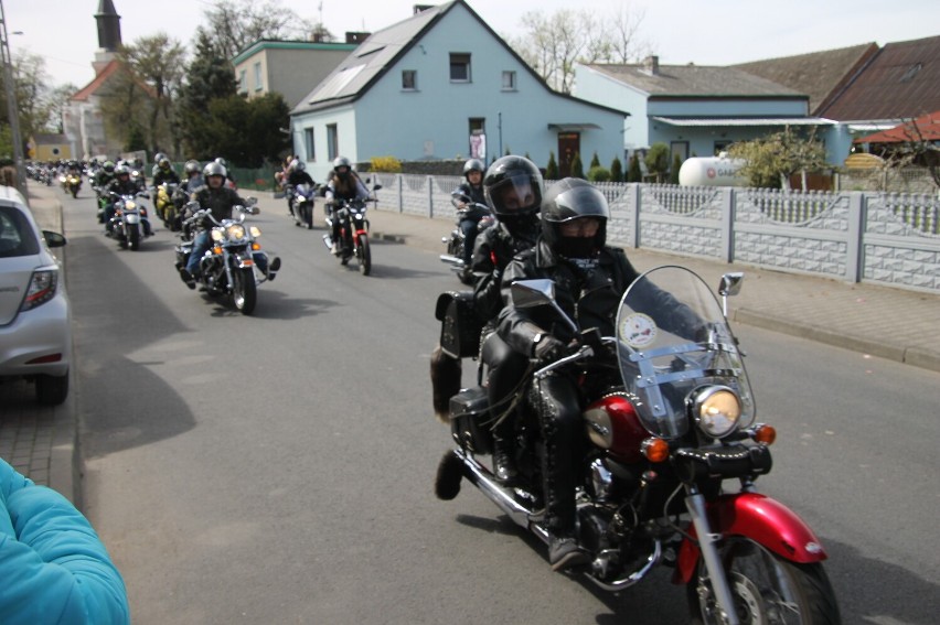 VIII Otwarcie Sezonu Motocyklowego u Matki Bożej Pocieszenia w Lutogniewie [ZDJĘCIA + FILM]