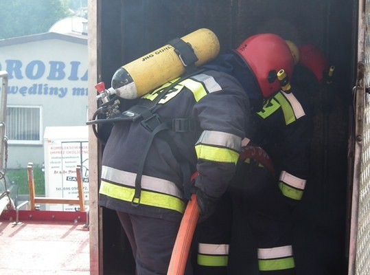 Gorliccy strażacy ćwiczyli na trenażerze pożarowym [ZDJĘCIA]