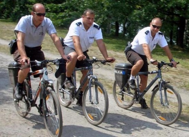 Dąbrowscy policjanci od kilku lat latem dodatkowo patrolują tereny rekreacyjne