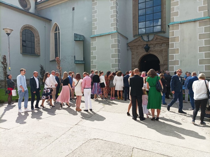 Pierwsza komunia święta 2022 w Żywcu. Zobacz ZDJĘCIA z parafii NNMP. Do komunii przystąpiło 121 dzieci