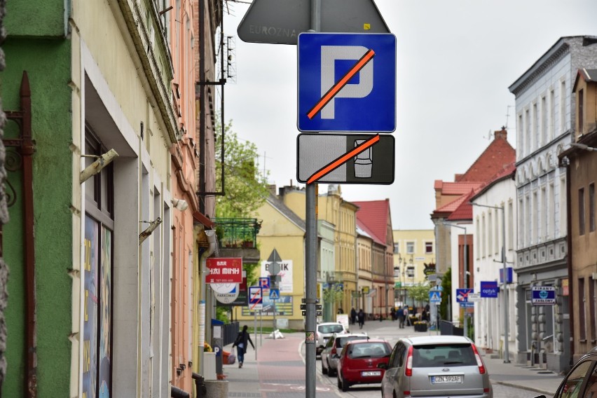 Zamknęli dla ruchu część ulicy 700-lecia w Żninie. Rozpoczyna się jej przebudowa [zdjęcia]