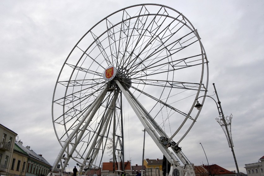 W sobotę, 7 grudnia, zakończyła się budowa Diabelskiego...