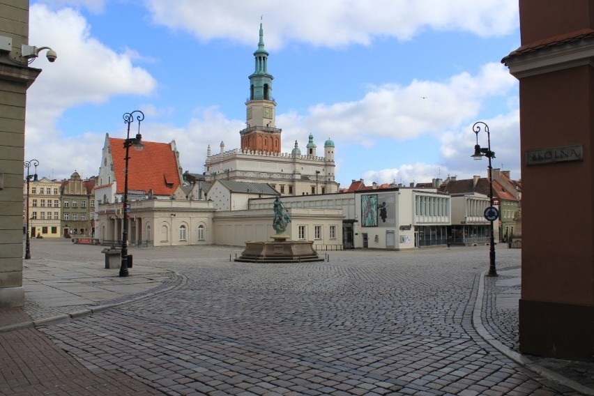 Pandemia koronawirusa, która dotarła do Polski i Poznania,...