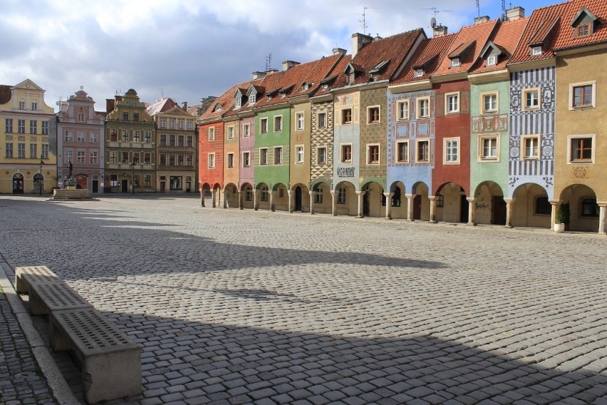 Strażnicy kontrolują Stary Rynek i przyległe uliczki, tereny...