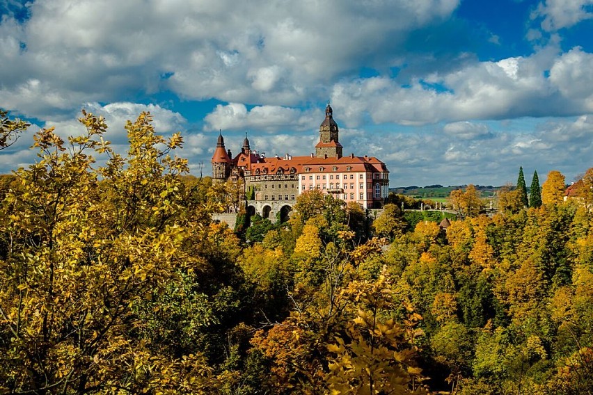 Cudowny Dolny Śląsk. Park zamku Książ w jesiennych barwach (ZDJĘCIA)