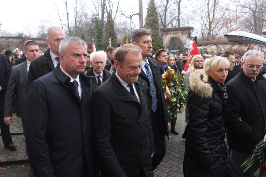 Pogrzeb Tomasza Tomczykiewicza. W Pszczynie żegnają posła m.in. Ewa Kopacz i Donald Tusk [ZDJĘCIA]