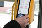 Opłacił przejazd, a i tak dostał mandat. Błąd systemu. Płatność kartą zbliżeniową w autobusie ma swoje minusy