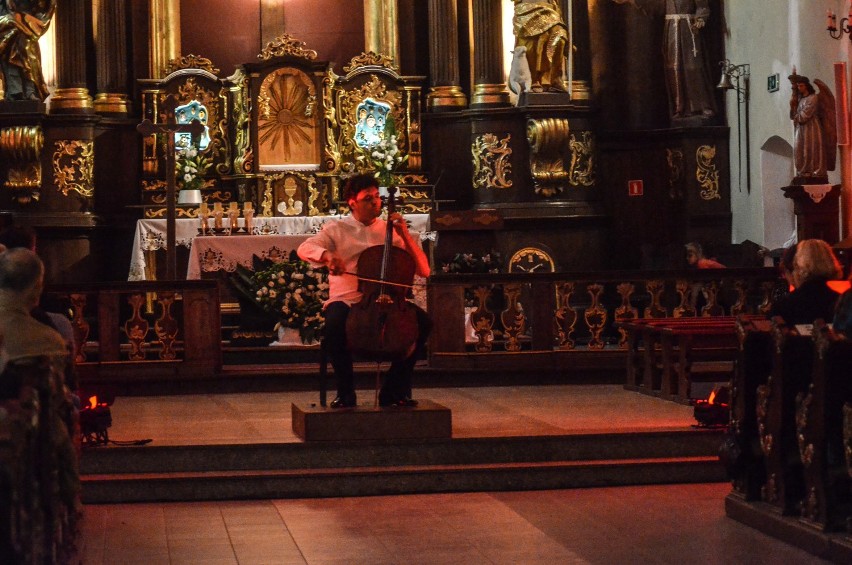 Festiwal Scharwenków w Szamotułach. Suity Bacha rozbrzmiewały w kościele pw. św. Krzyża [ZDJĘCIA]