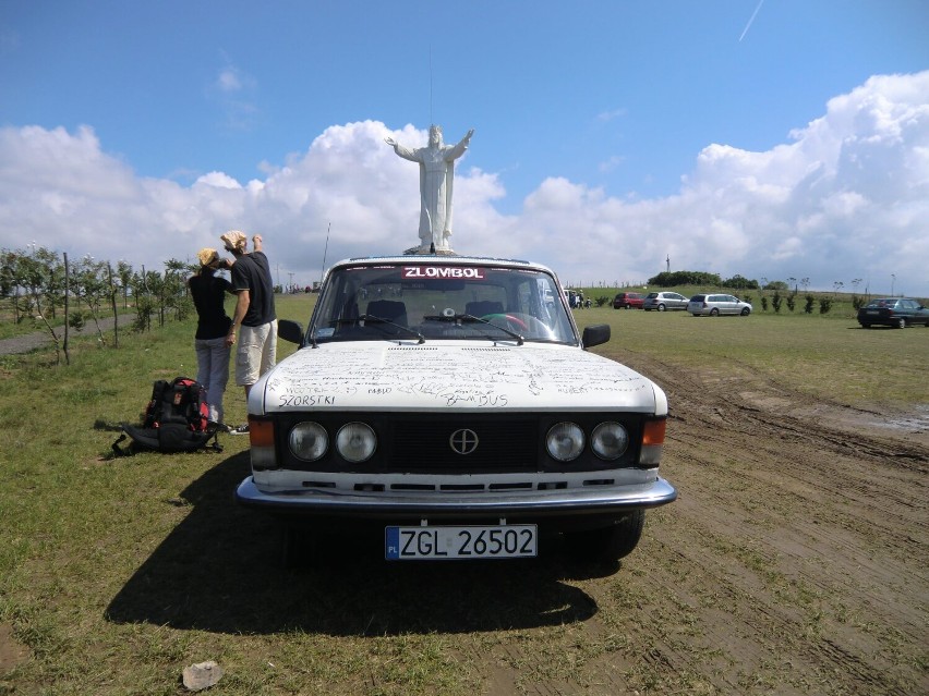 Mieszkańcy Goleniowa i okolic na rajdzie Złombol. Jadą charytatywnie do Turcji