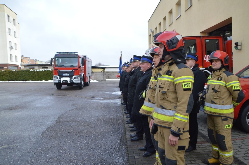 Podwójna feta u strażaków z Miastka. Obchody Narodowego Święta Niepodległości i przekazanie nowego wozu bojowego | ZDJĘCIA+WIDEO