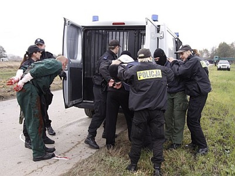Policjanci ćwiczyli wspólnie z funkcjonariuszami Służby Więziennej (ZDJĘCIA)
