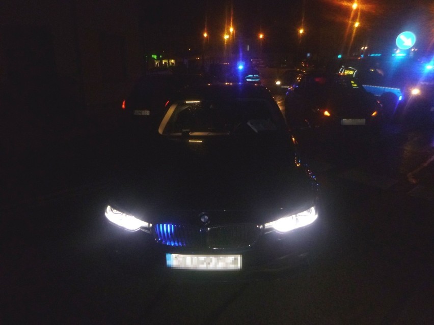 Olsztyn: Policjanci zatrzymali 27-letniego kierowcę niedaleko Rynku. Był tak agresywny, nie dało się sprawdzić jego stanu trzeźwości