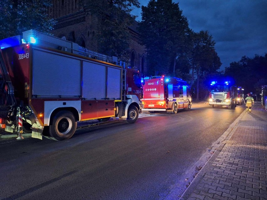 Rozszczelnienie rury z gazem w Zaniemyślu. Strażacy ewakuowali ponad 60 mieszkańców pobliskich budynków
