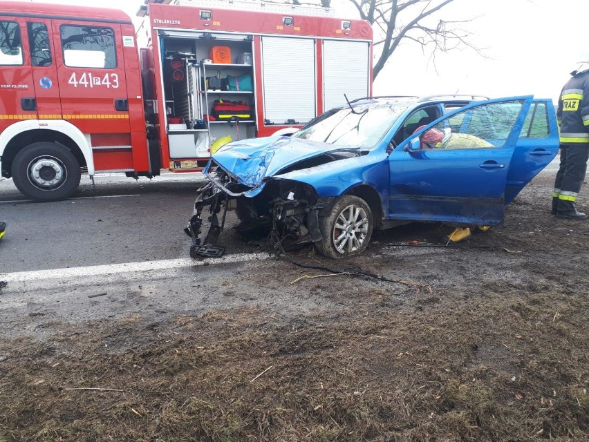 Kolejny wypadek na DK 32 na trasie Grodzisk - Ptaszkowo. Zderzyły się dwa auta