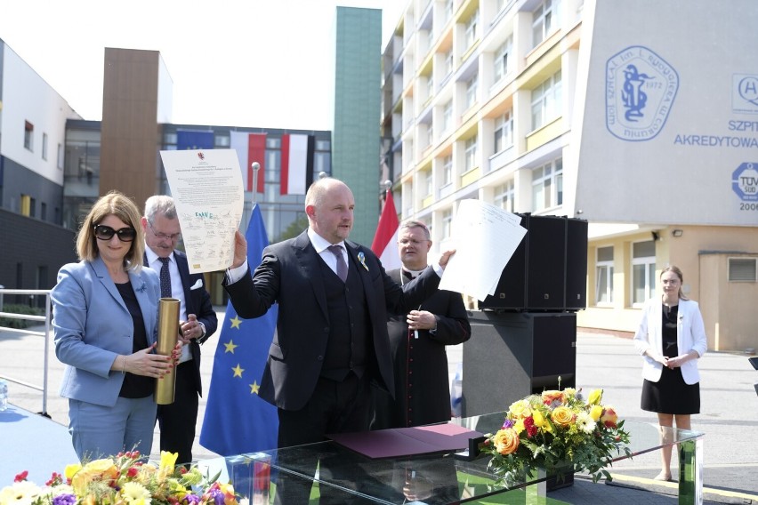 Nowy szpital na toruńskich Bielanach. Budowa placówki...