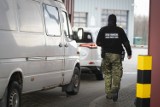 43-letni Ukrainiec bez uprawnień przewoził niebezpieczne materiały. Został zatrzymany w Korczowej [ZDJĘCIA]
