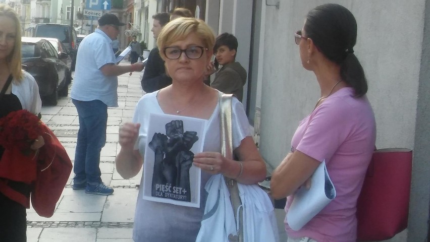 Manifestacja ogólnopolskiego Strajku Kobiet w Kaliszu