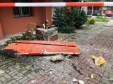 O krok od tragedii w Katowicach! Z bloku przy Gallusa odpadł balkon