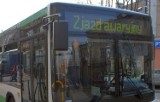 Dwuletnie dziecko z autobusu ranne. Kierowca osobówki wymusił pierwszeństwo