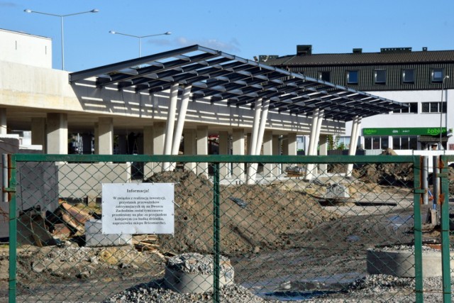 Trwają intensywne prace przy przebudowie otoczenia Dworca Zachodniego w Starachowicach