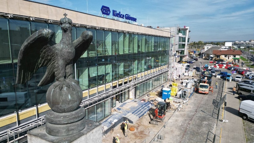 Ostatnie prace przy remoncie dworca PKP w Kielcach. Zobacz, jak teraz wygląda - zdjęcia i wideo