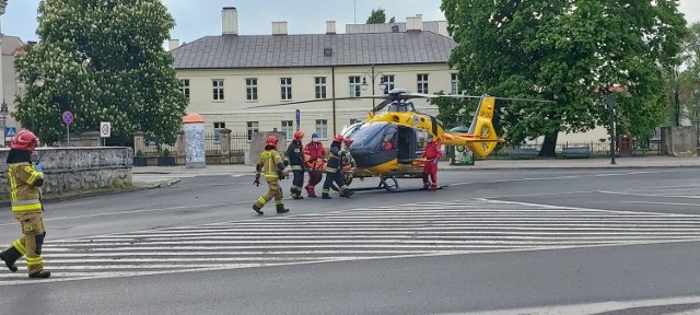 Kalisz: Śmigłowiec Lotniczego Pogotowia Ratunkowego lądował w centrum miasta