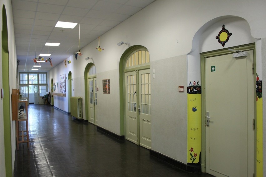 Szkoła Podstawowa nr 14 – zrealizowano remont korytarza...