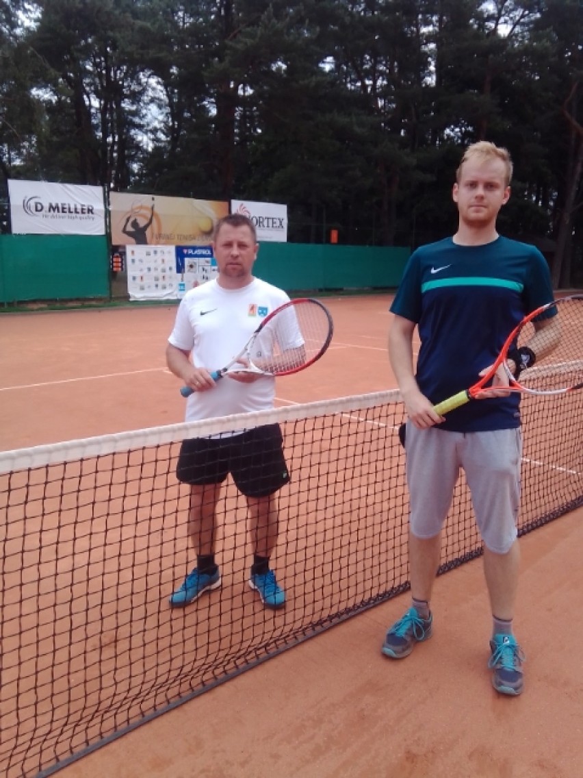 Czarne. Tenis Ziemny. Marcin Meller liderem na półmetku rozgrywek Plastrol II lidze