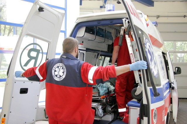 Karetki pogotowia ratunkowego nie mogą przewozić pacjentów do Krakowa czy Zabrza