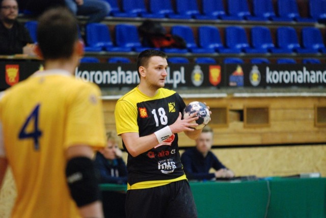 Wśród zawodników, którzy mogą opuścić drużynę KSSPR Końskie, jest prawy rozgrywający Rafał Jamioł, którym zainteresowany jest zwycięzca grupy A pierwszej ligi, Spójnia Gdynia