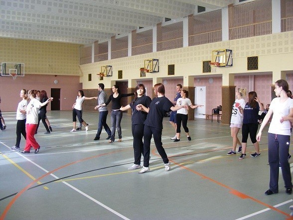 Lekcje tańca

W dniach 20-22.02.2012r.  w ramach lekcji...