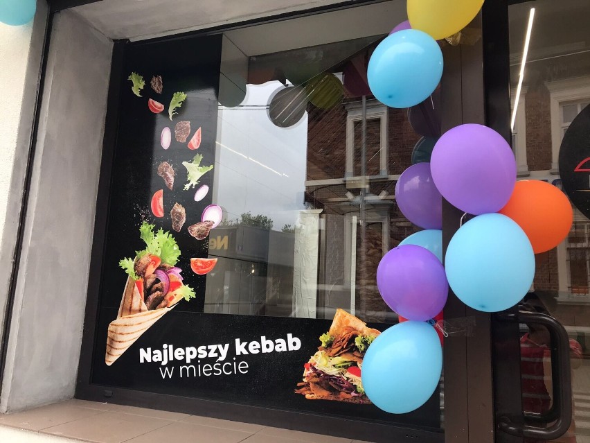 Tłumy na otwarciu Kebab Nook w Pyskowicach. Promocja  50% taniej