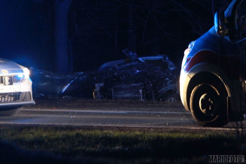 Śmiertelny wypadek na drodze krajowej nr 45 w Gwoździcach. 2 osoby nie żyją, 5 rannych