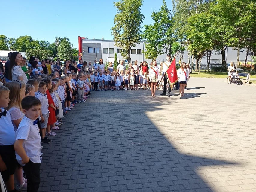 Zakończenie roku szkolnego w klasach zerowych ZSP 1 w Oleśnicy