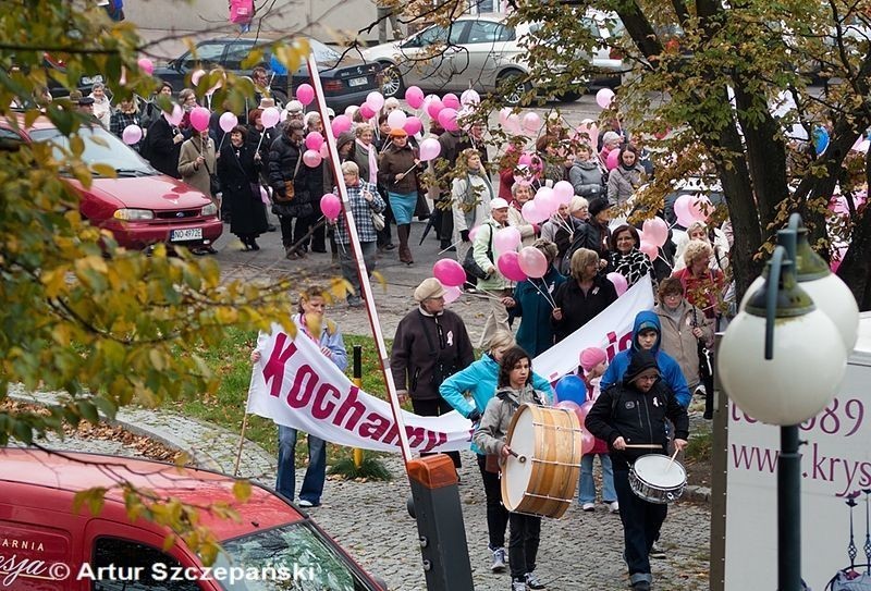 Olsztyn: Marsz różowej wstążki - Twoje życie w Twoich rękach [ZDJĘCIA]