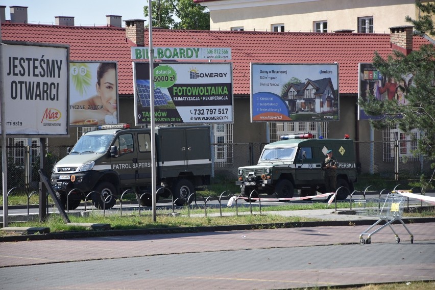 Niewybuch w Tarnowie. Ewakuacja budynków, zamknięte kolejne ulice [ZDJĘCIA]