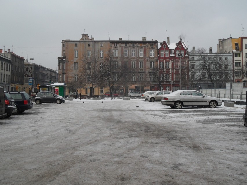 Bytom 23 stycznia 2014, przed godz. 9.
Parking na placu Jana...