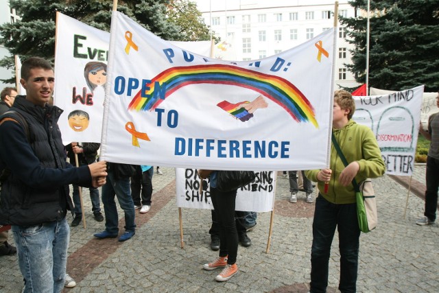 Marsz przeciwko nietolerancji, dyskryminacji i rasizmowi na Piotrkowskiej w Łodzi